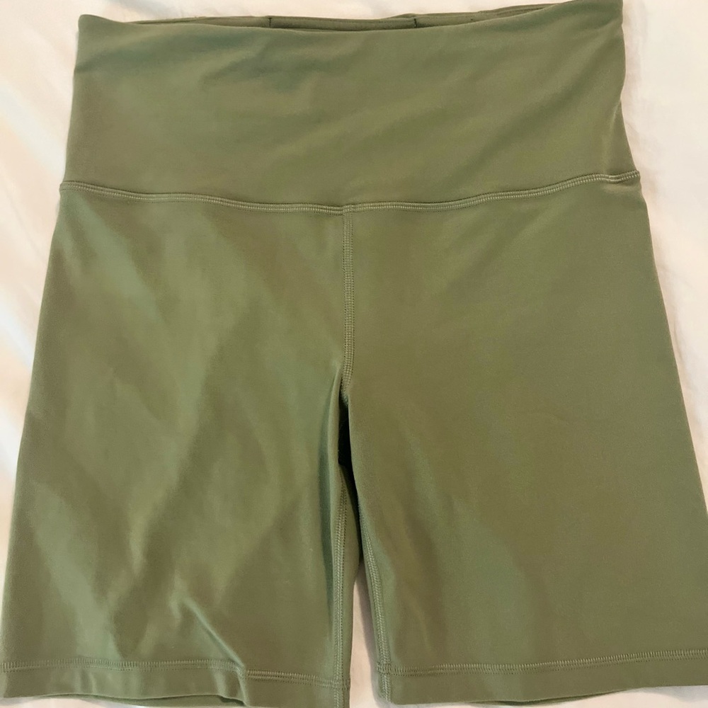 Athleta Women’s Ultra High Rise Elation 7” Short